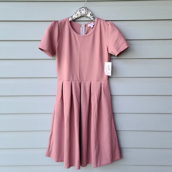 LuLaRoe Dresses & Skirts - LuLaRoe Amelia NWT
